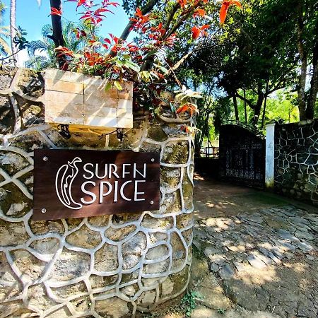 Отель Surf N Spice - Hiriketiya Диквелла Экстерьер фото